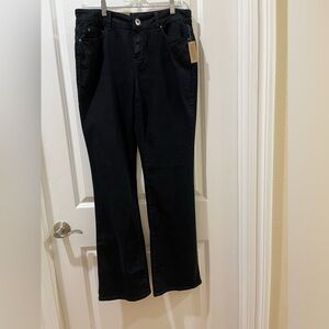 DKNY JEANS (NWT) Women’s Black “Soho Boot” Jeans. Size 10